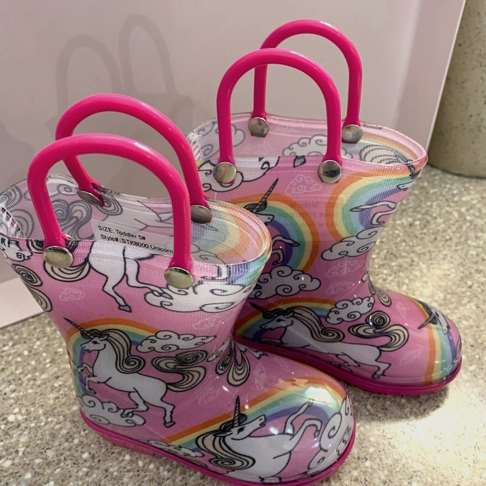 NWOT STORM KIDZ RAINBOOTS GIRLS PINK UNICORN